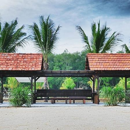 Hotel Hs Farm Waterpark Muar Exterior foto