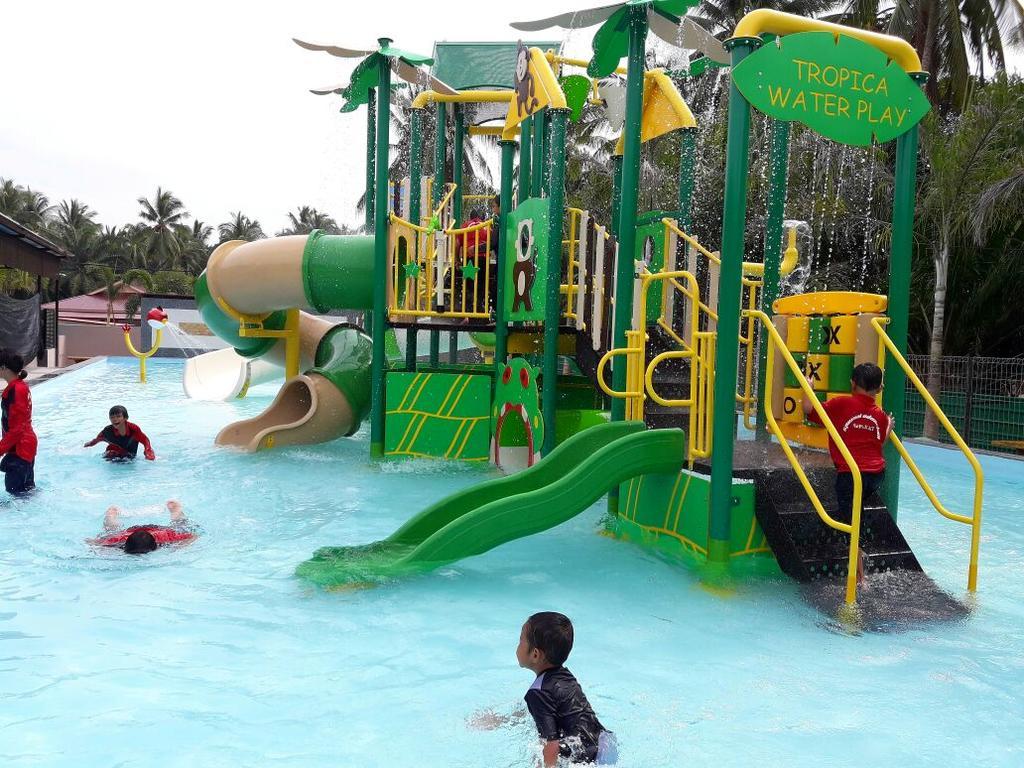 Hotel Hs Farm Waterpark Muar Exterior foto